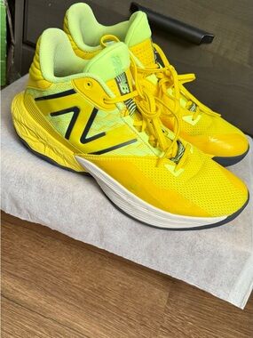 New Balance Two WXY V4  Women’s Size 12 ( Men’s 10.5)